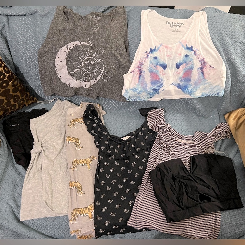 tank/crop top bundle (8) - small-large